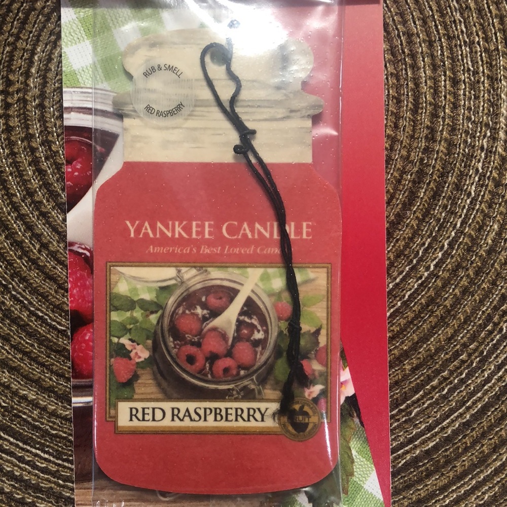 Yankee Candle Red Raspberry Classic Jar Car - Picture 2 of 4